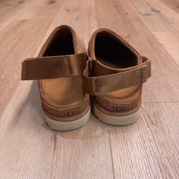 *like new* UGG Goldenstar Clog Chestnut 8.5 - Picture 3 of 6